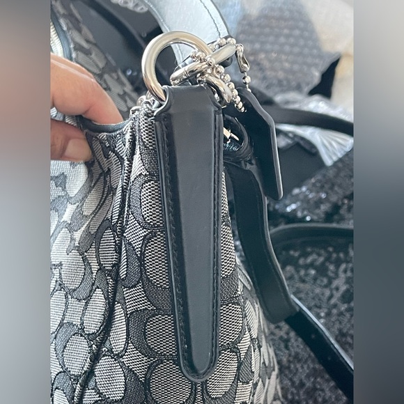 COACH EAST/WEST CELESTE HOBO
SIGNATURE BAG (F58284) BLACK... - Picture 7 of 14